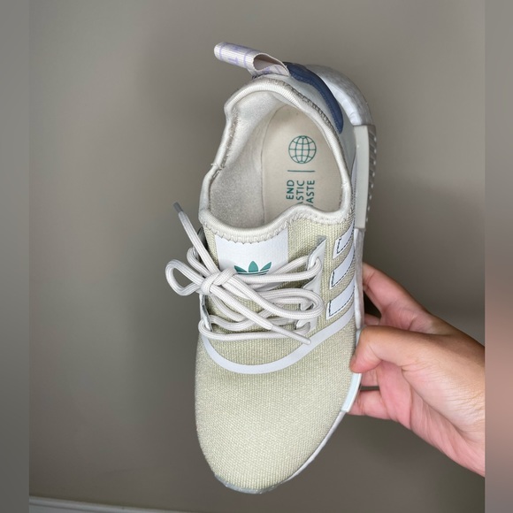 Nike NMD R1 Sparkly Gold Women’s US6 - Picture 2 of 6